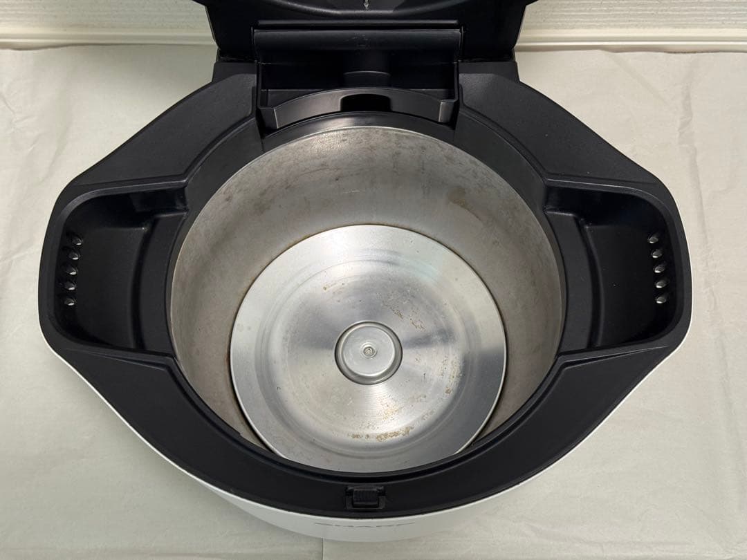 SHARP シャープ ヘルシオ ホットクック2.4L KN-HW24G ホワイト