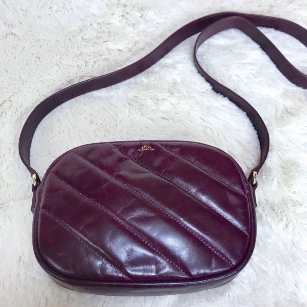 希少 A.P.C. レザー ロゴ キルト ライン ショルダーバッグ クロスボディ