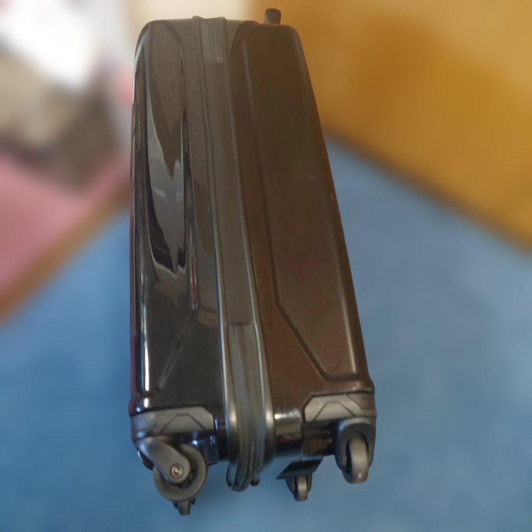 【機内持込み】ゼロハリバートン スーツケース 32L 4輪