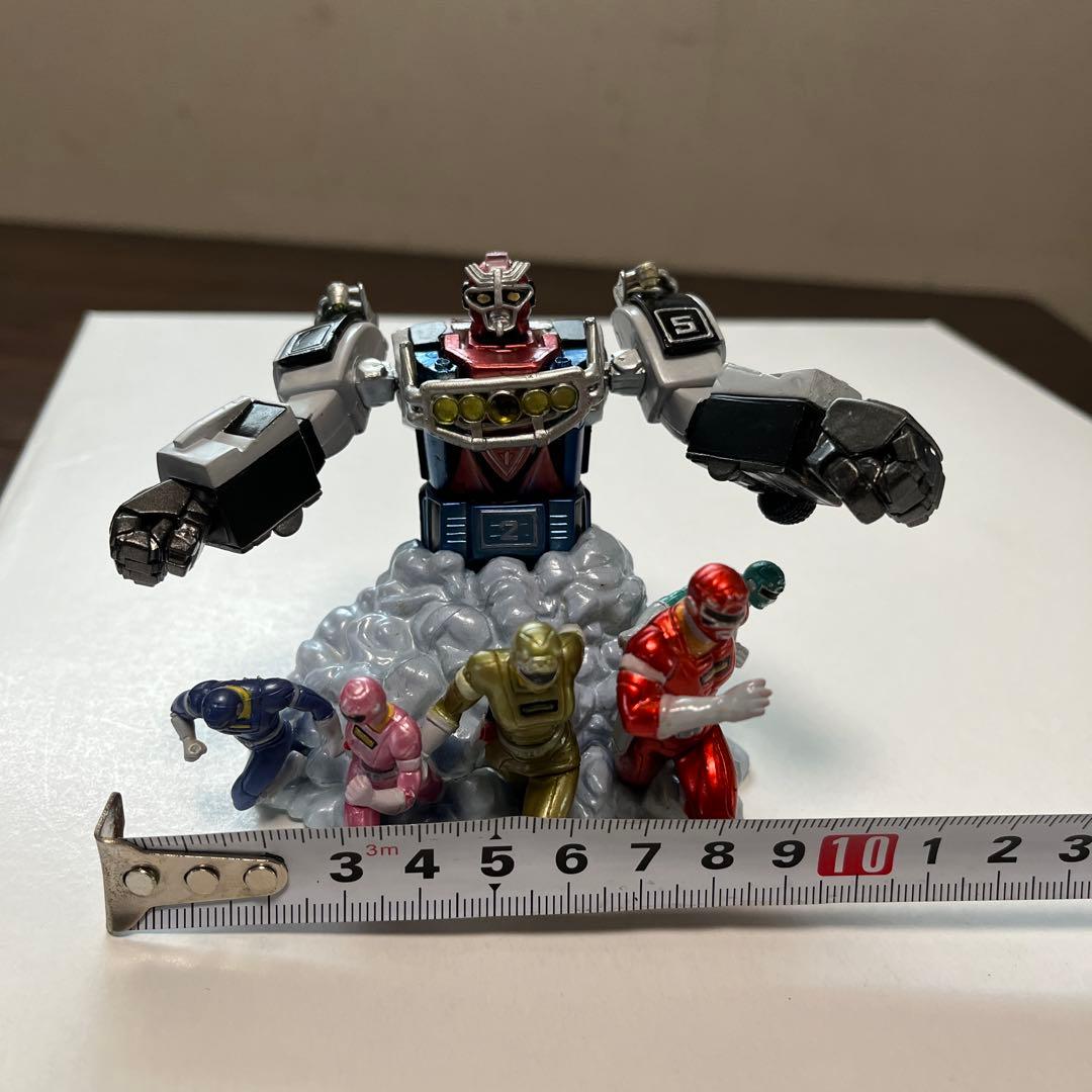 黒十字軍ポーチと戦隊ヒーロー ジオラマフィギュア セット