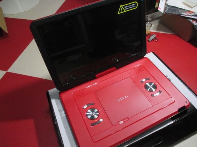 新品 ポータブルDVDプレイヤー COOAU 大画面15.6 回転式スクリーン