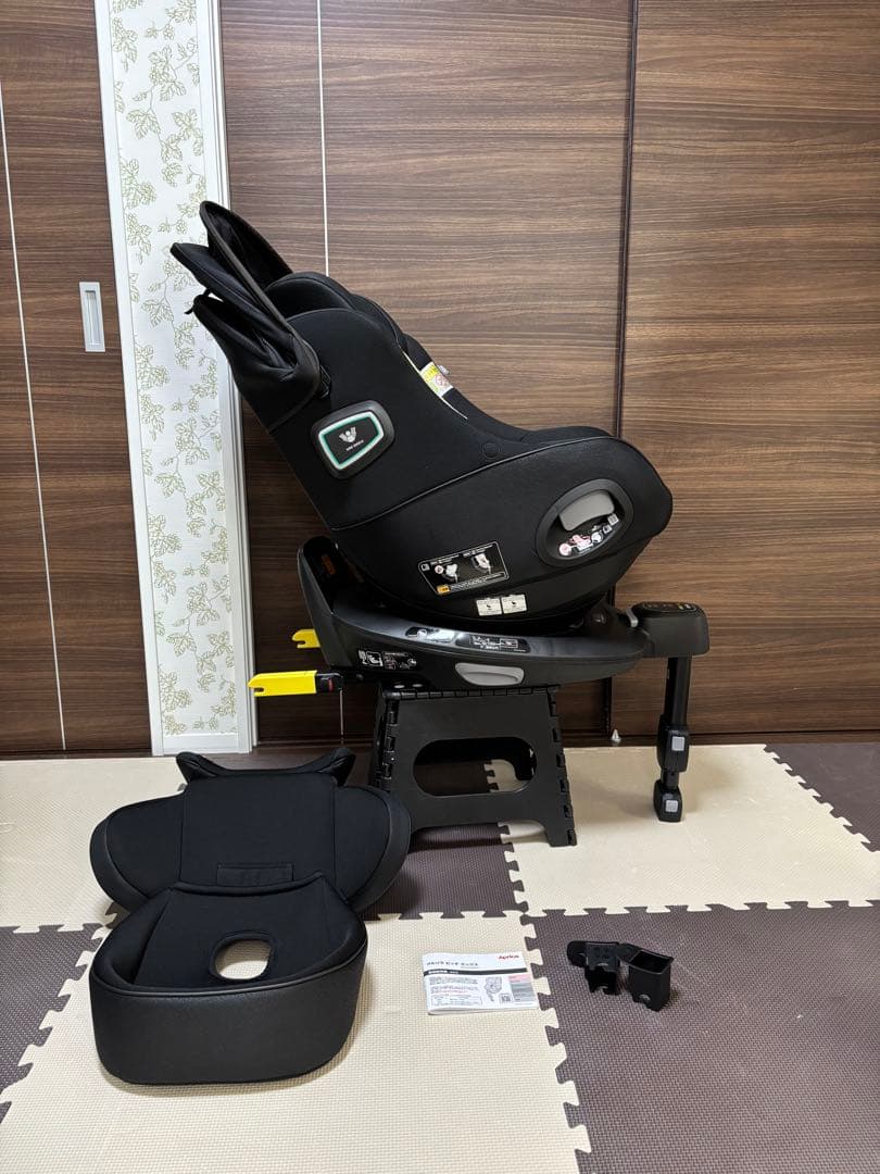 【引き取り限定】Aprica チャイルドシート 新生児からOK