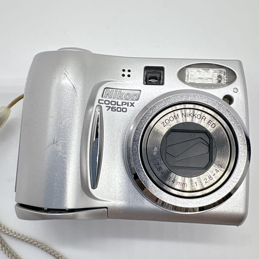 NIkON クールピクス 7600単三電池使用 デジタルカメラ
