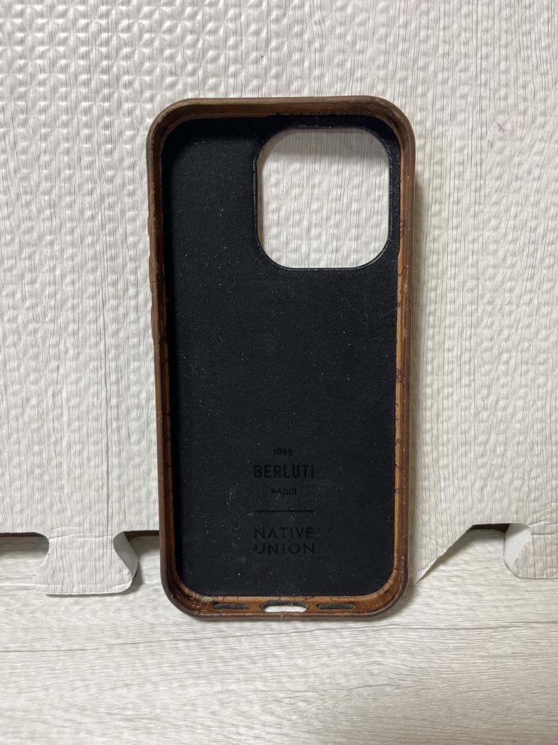 berluti ベルルッティ iphone15 proカバー