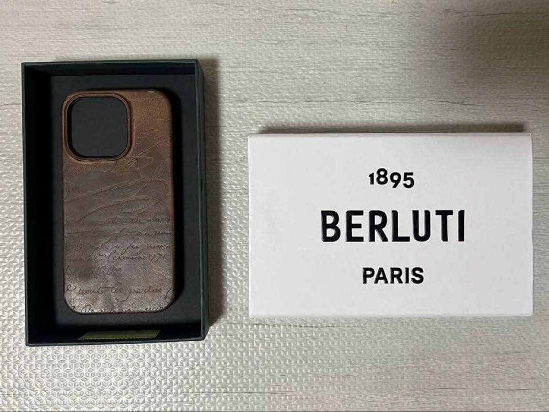 berluti ベルルッティ iphone15 proカバー