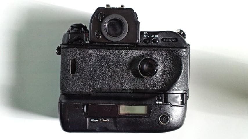 Nikon F5 フイルム一眼レフカメラ