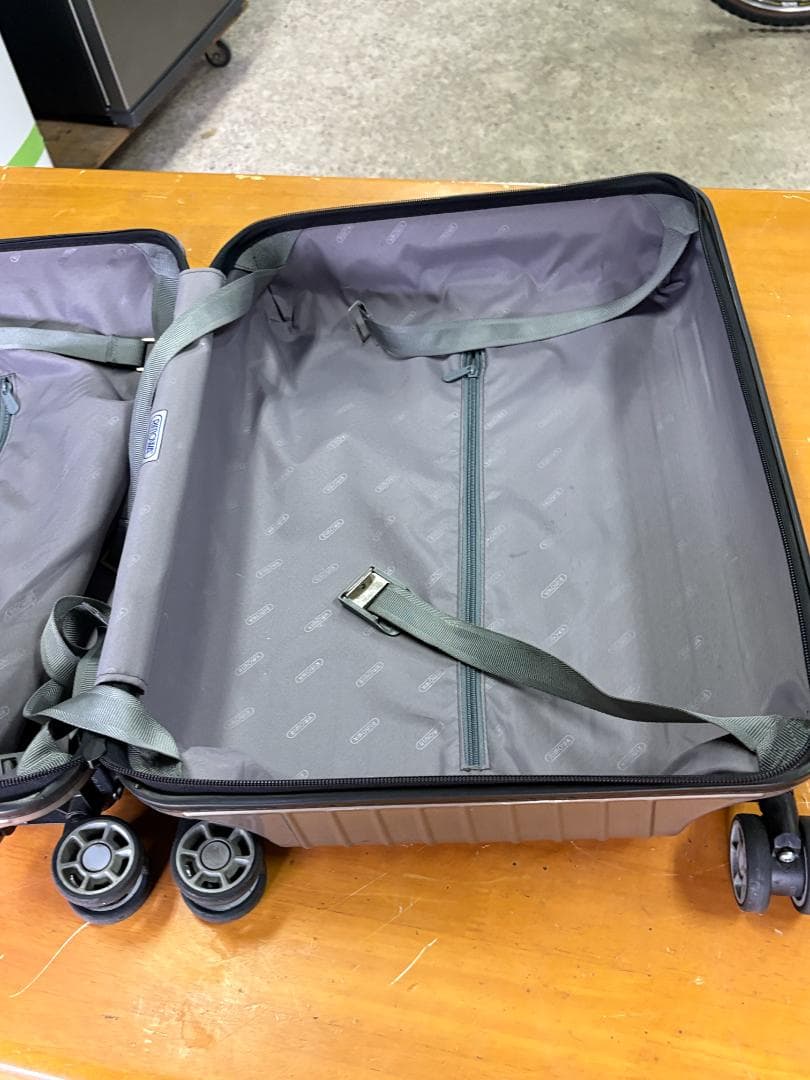RIMOWA リモワ SALSA 4輪スーツケース 約68L 鍵なし