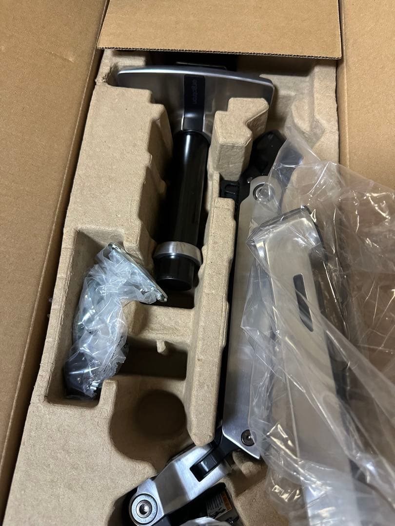 エルゴトロン　モニターアーム