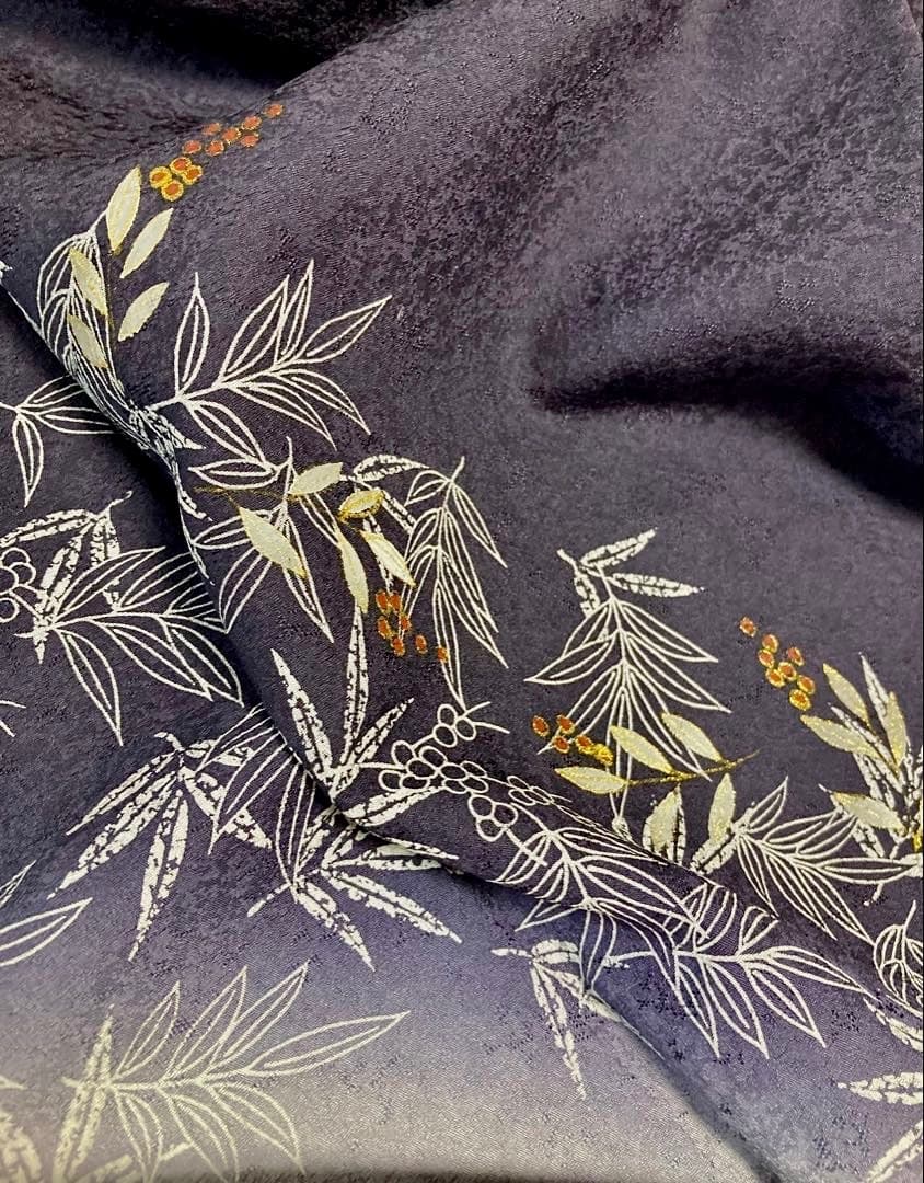 ご予約中です 初春 吉祥南天柄 上質正絹紋意匠 一つ紋 訪問着 深い濃紺色