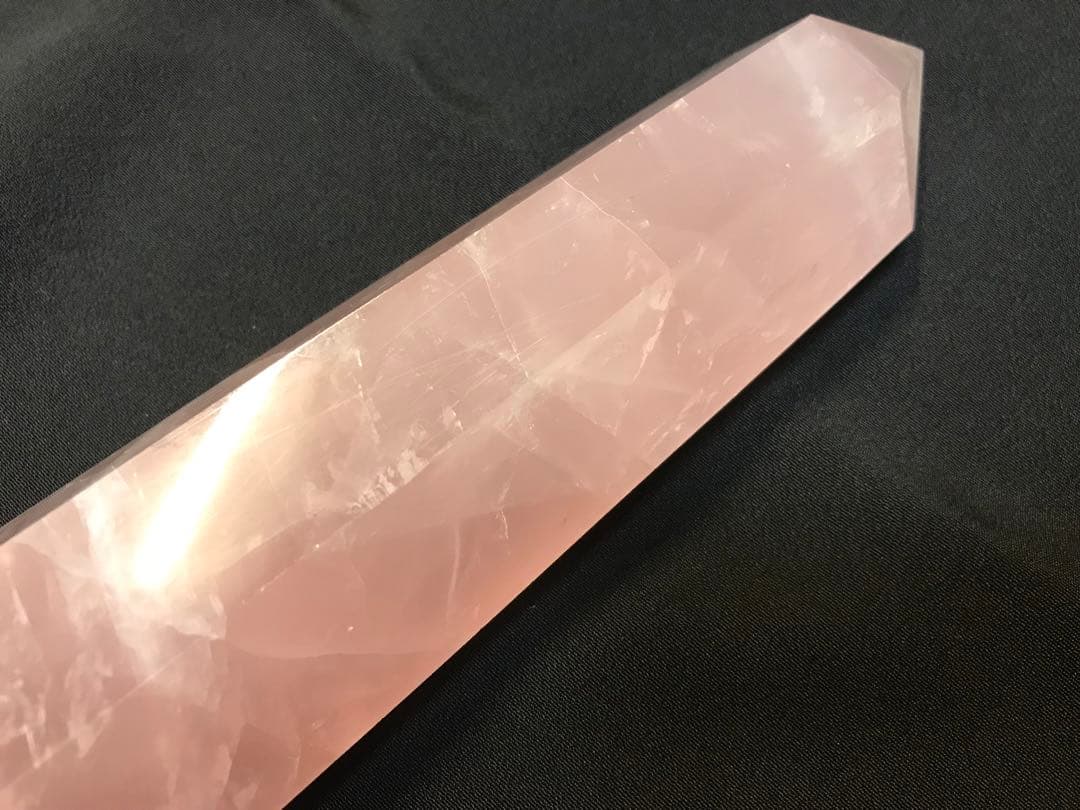 大きなローズクォーツ ポイント 671g