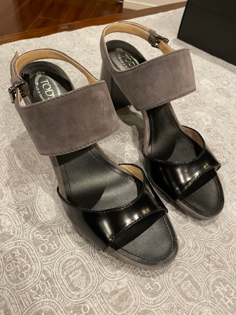 TOD'S トッズ　サンダル　ドゥロワー drawer ブラミンク 好きにも