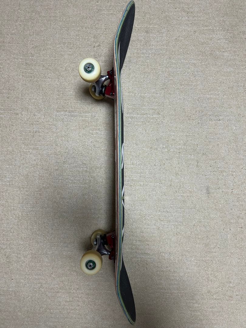 スケートボード　8インチ　コンプリート