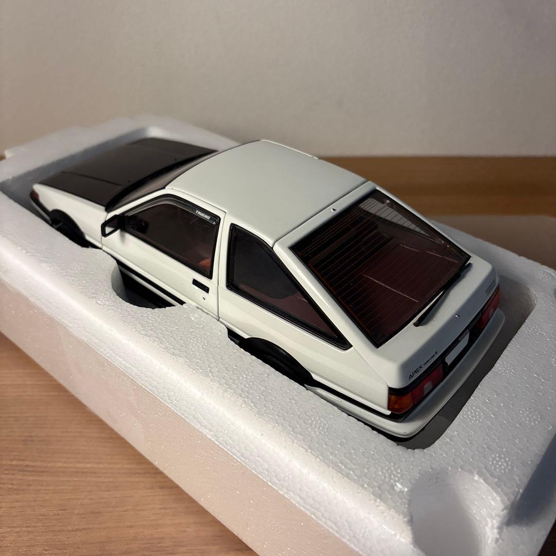 オートアート　頭文字D トヨタ スプリンター トレノ AE86 1/18