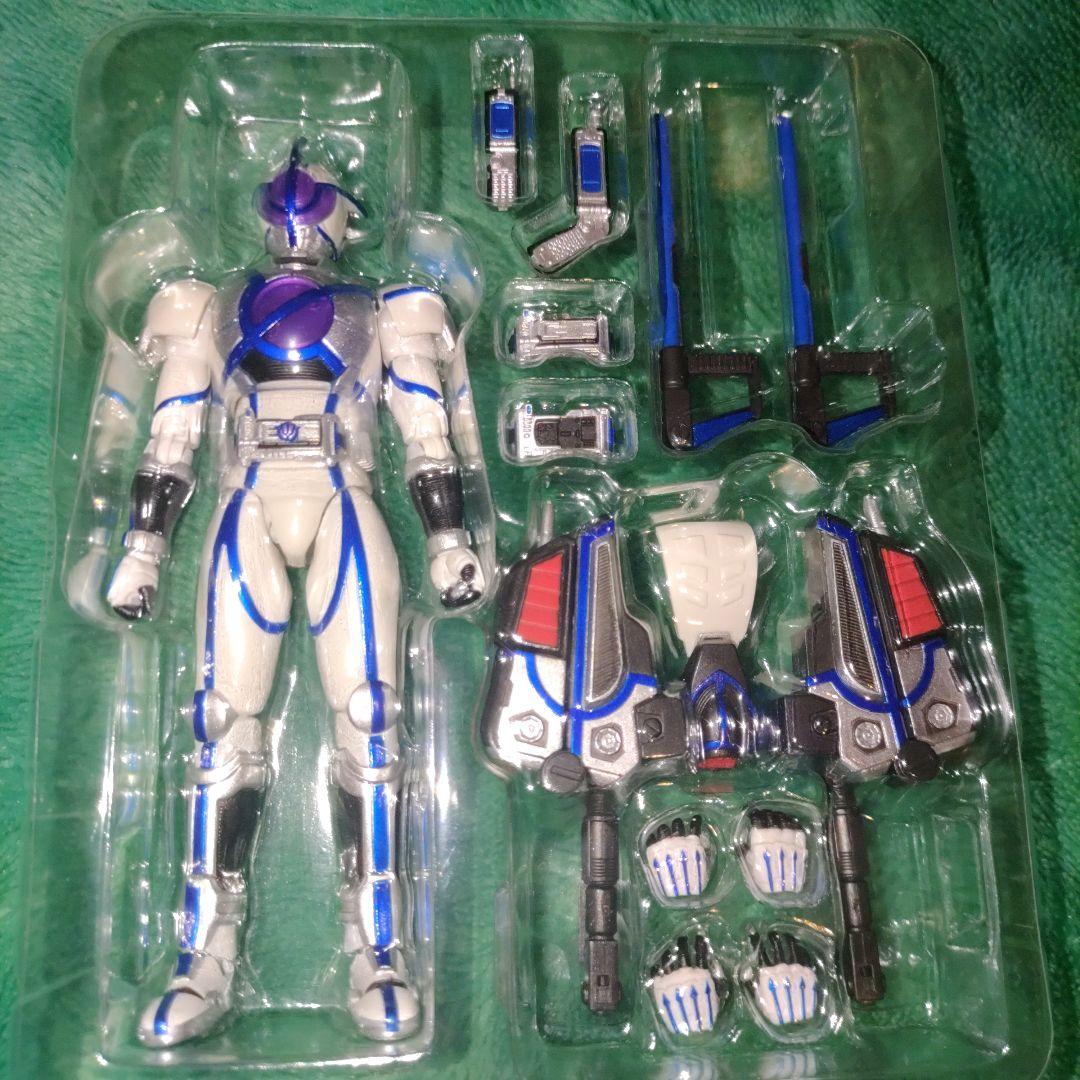 S.H.Figuarts 仮面ライダーサイガ 輸送箱付き 仮面ライダーファイズ