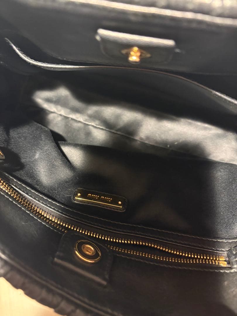 miumiuミュウミュウ ナッパクリスタル