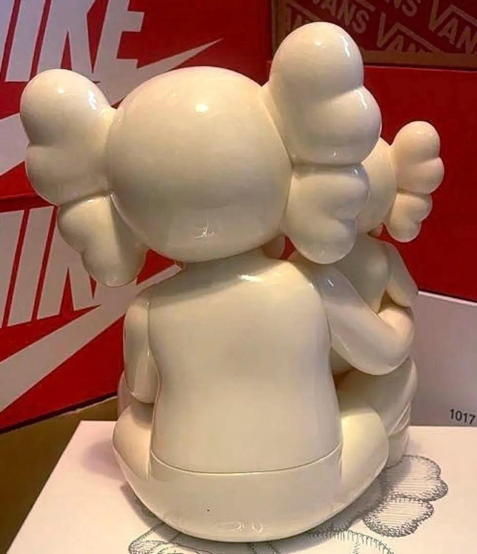 その他 KAWS HOLIDAY CHANGBAI MOUNTAIN FIGURE