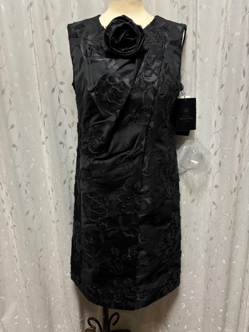 新品タグ付定価6万円レジァンス ジャガードワンピース 高級素材コサージュ付L黒