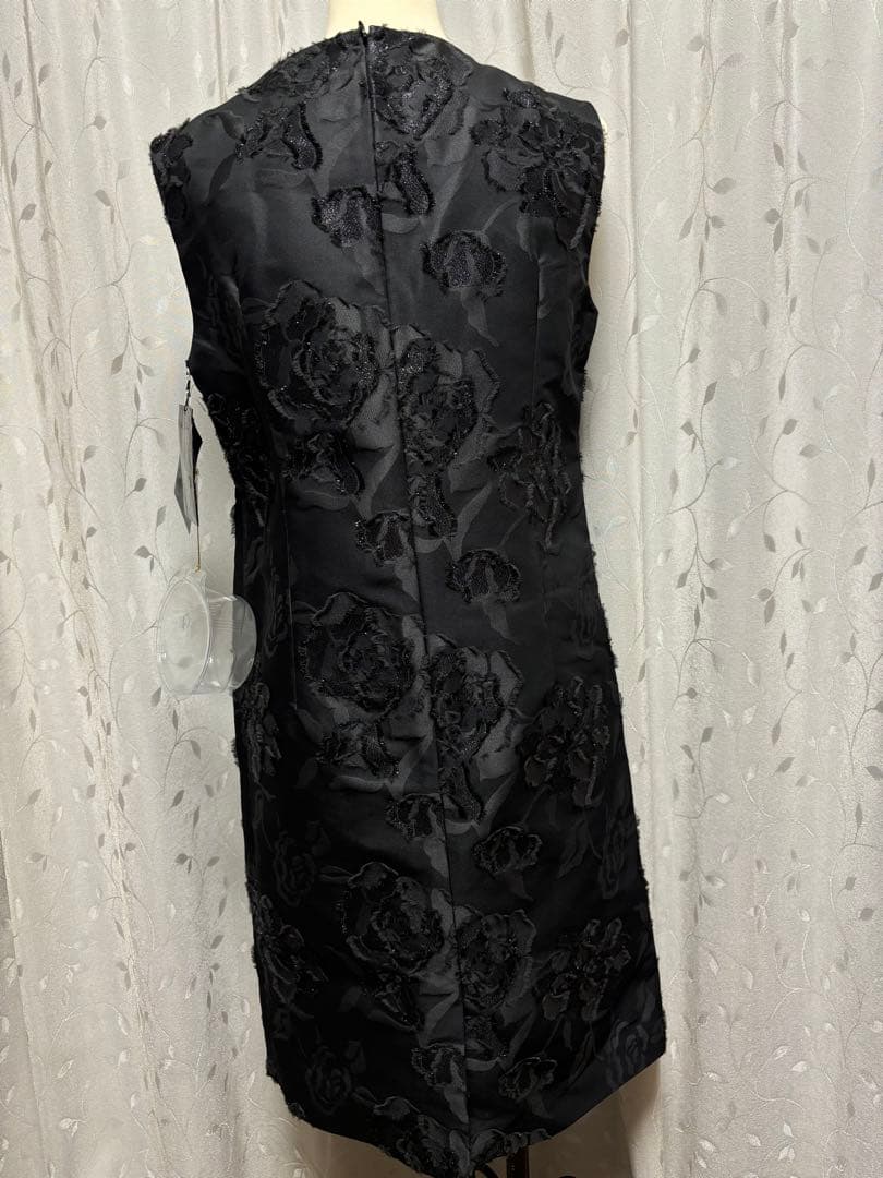 新品タグ付定価6万円レジァンス ジャガードワンピース 高級素材コサージュ付L黒