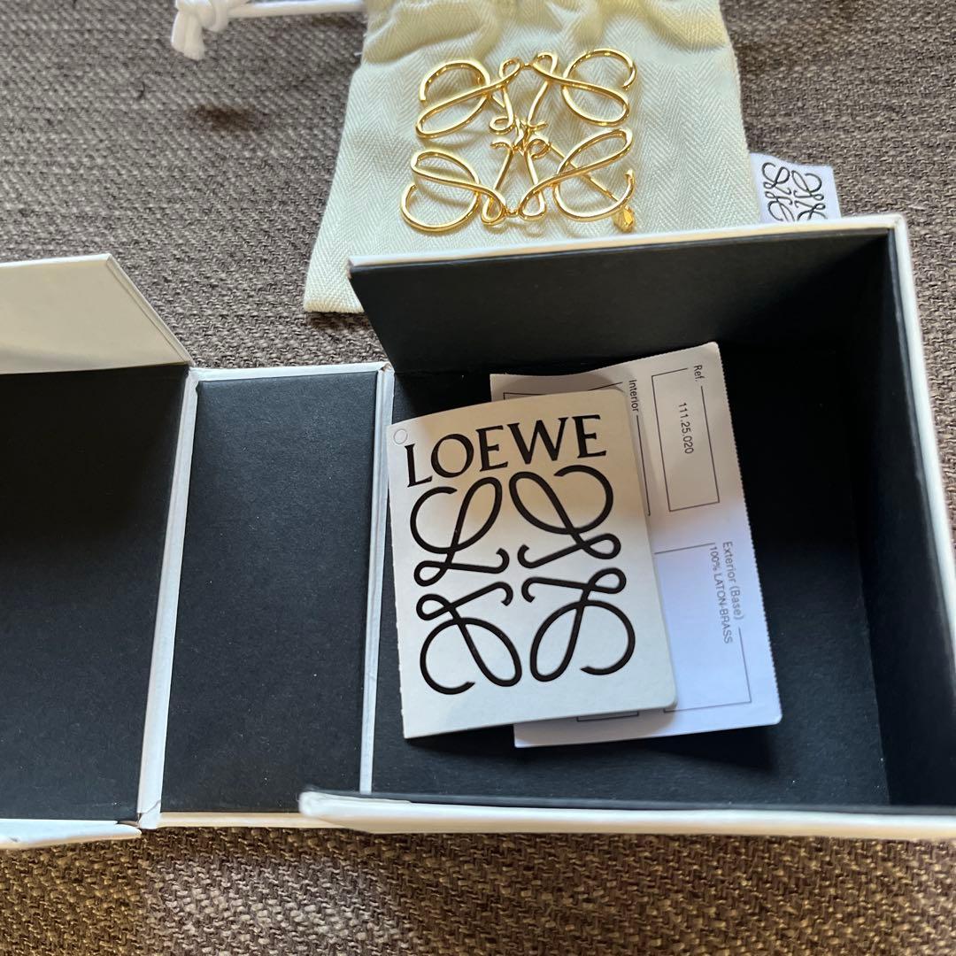 【美品】LOEWE ゴールド ブローチ
