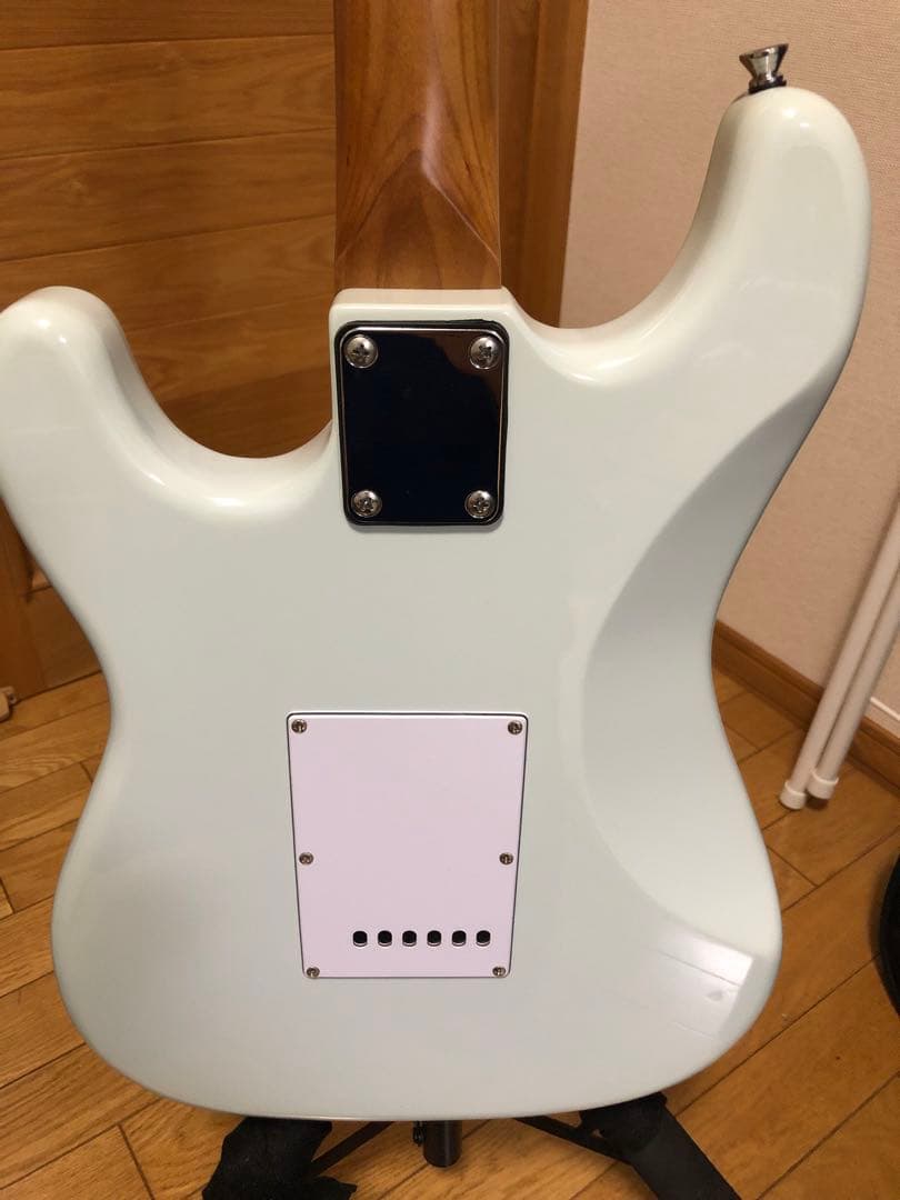 Eris.エレキギター ストラトキャスタータイプ