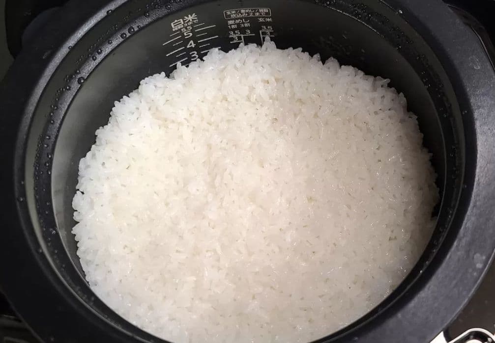 ■美品ご泡火炊き■土鍋料亭炊き■３年連続家電ＧＰ■Tiger圧力IH■匿名配送■