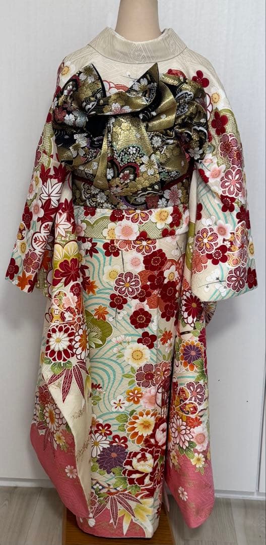 ｒ*ｕ様 裄７２ｃｍ　豪華　４点セット　花車に毬模様　刺繍振袖