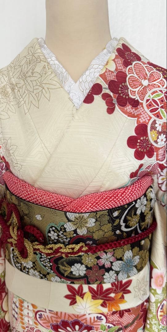 ｒ*ｕ様 裄７２ｃｍ　豪華　４点セット　花車に毬模様　刺繍振袖