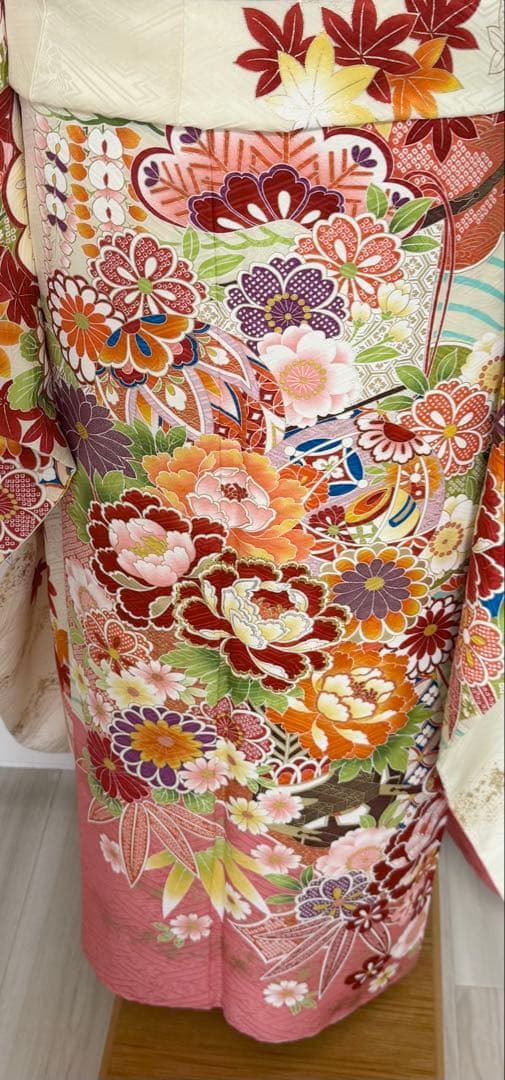 ｒ*ｕ様 裄７２ｃｍ　豪華　４点セット　花車に毬模様　刺繍振袖