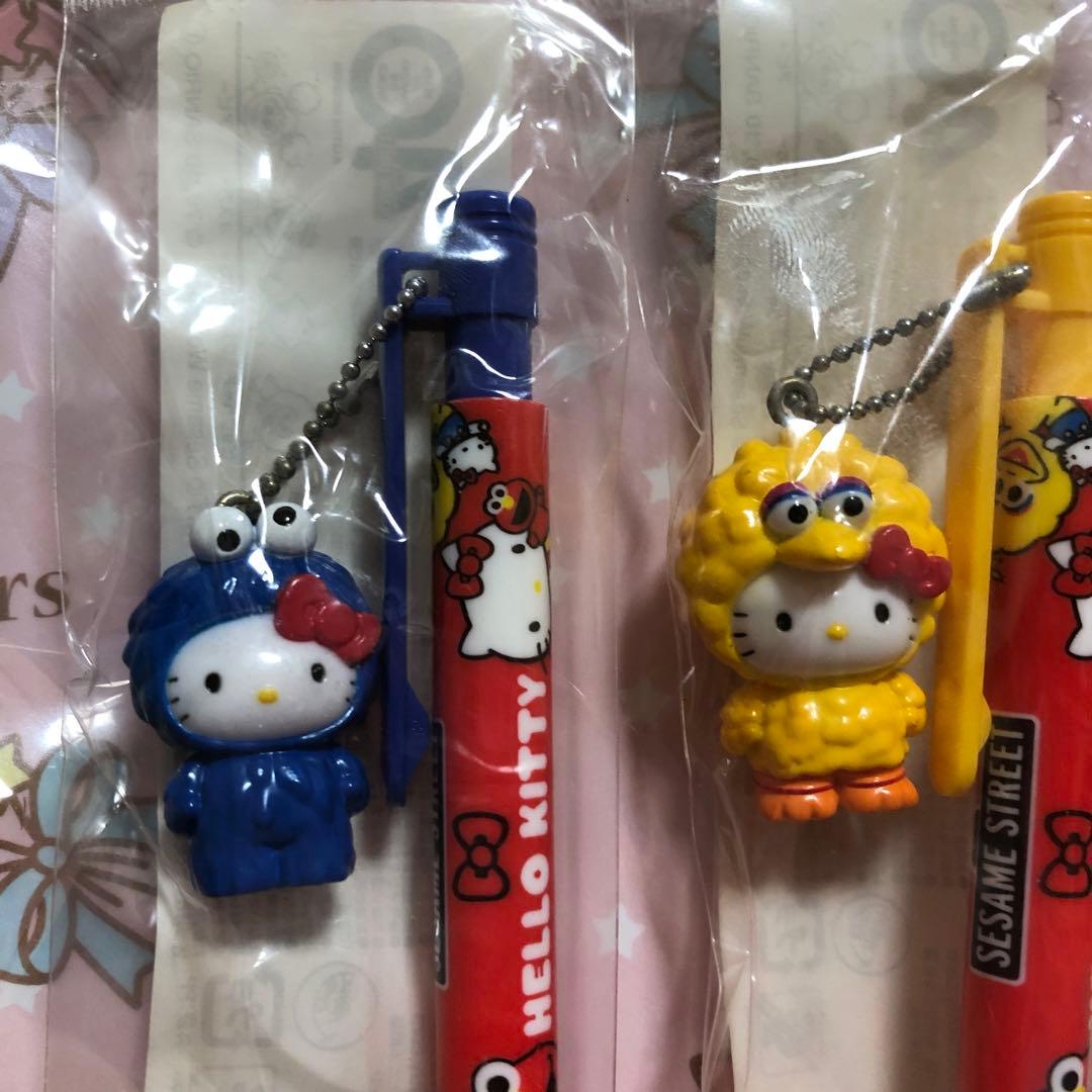 ハローキティちゃん　セサミストリート　コラボボールペンセット　2010年の品