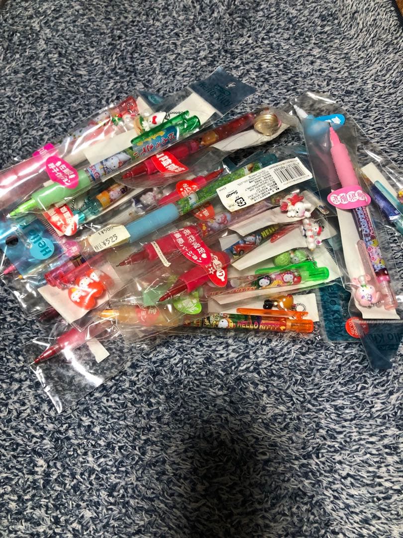#ご当地限定ハローキティ ボールペン、シャープペンシル70本セット