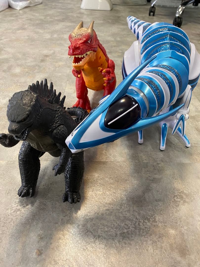 恐竜系　おもちゃ　3体　大きい