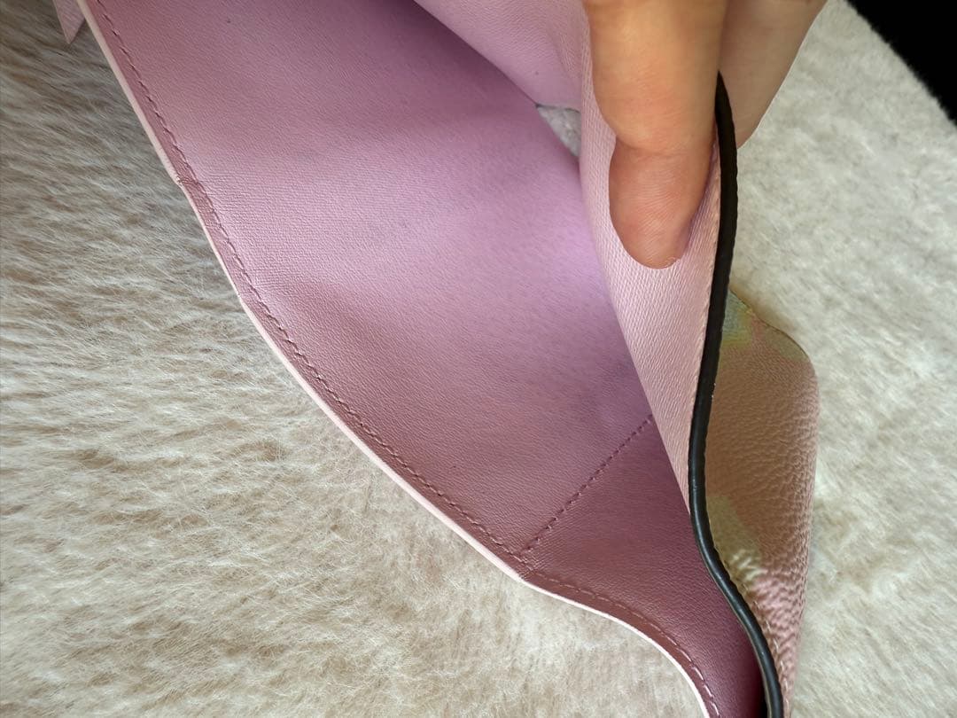 ルイ・ヴィトンLVエスカル ポルトフォイユ・ヴィクトリーヌM69113パステル