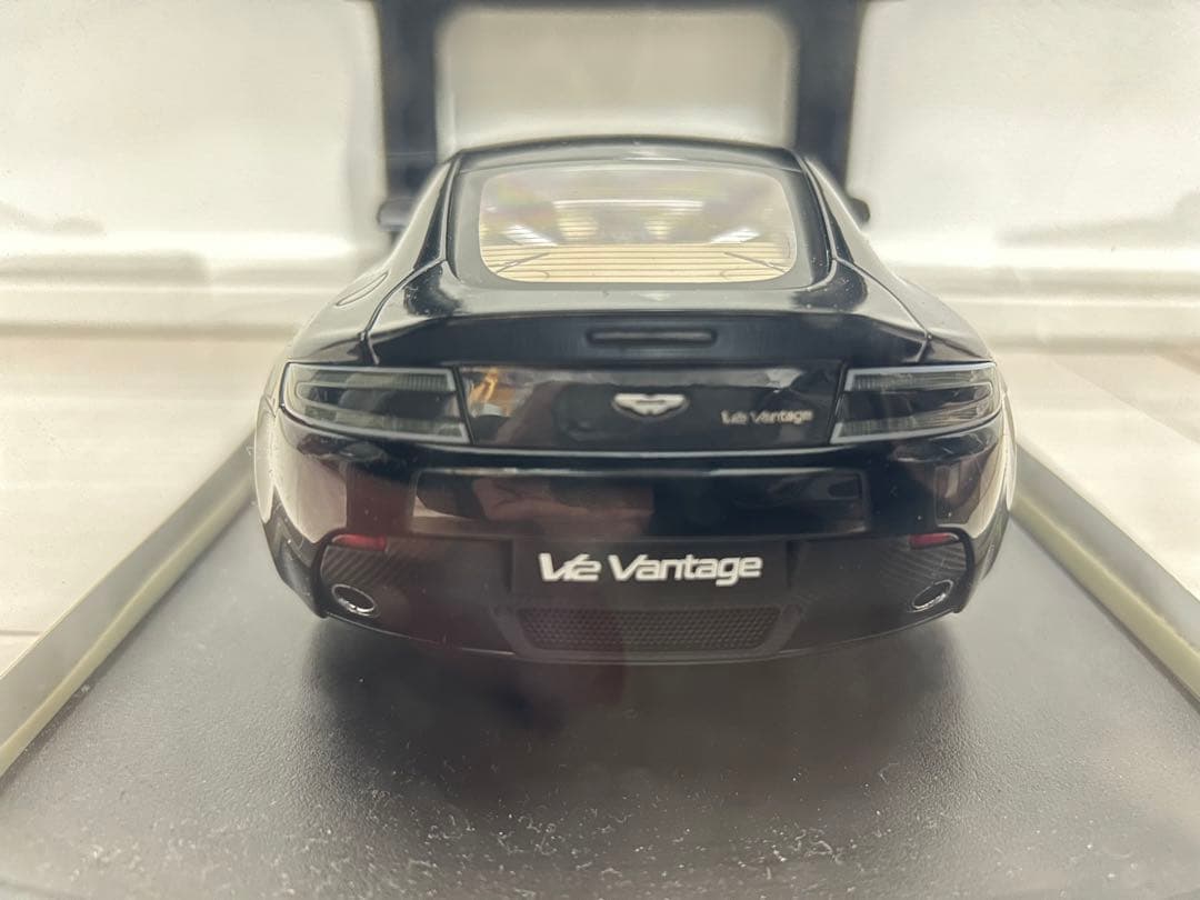 暗所保管・極美品✨autoart Aston Martin V12