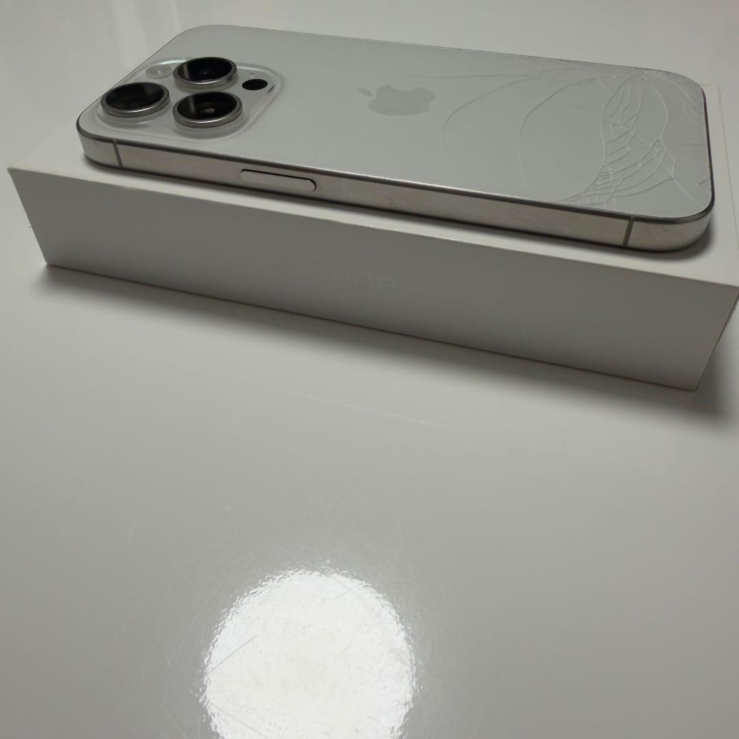 Apple iPhone 15Pro シルバー 本体