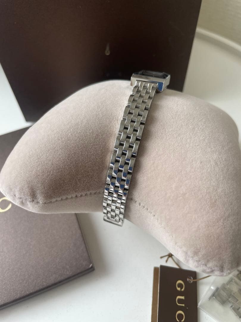 GUCCI 時計　3Pダイヤ　Gフレームコレクションブランド　ステンレスシルバー