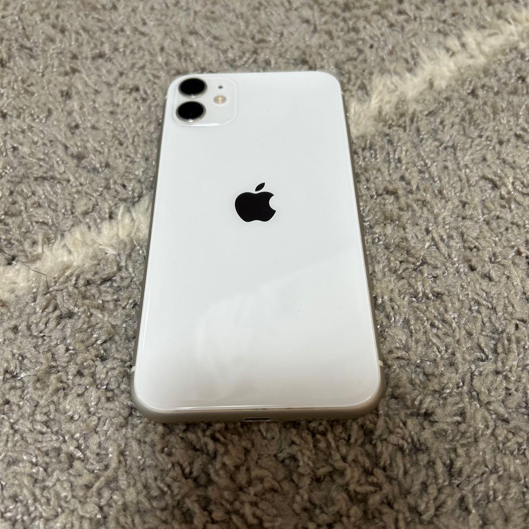 iPhone11本体SIMフリー箱充電器説明書付き！