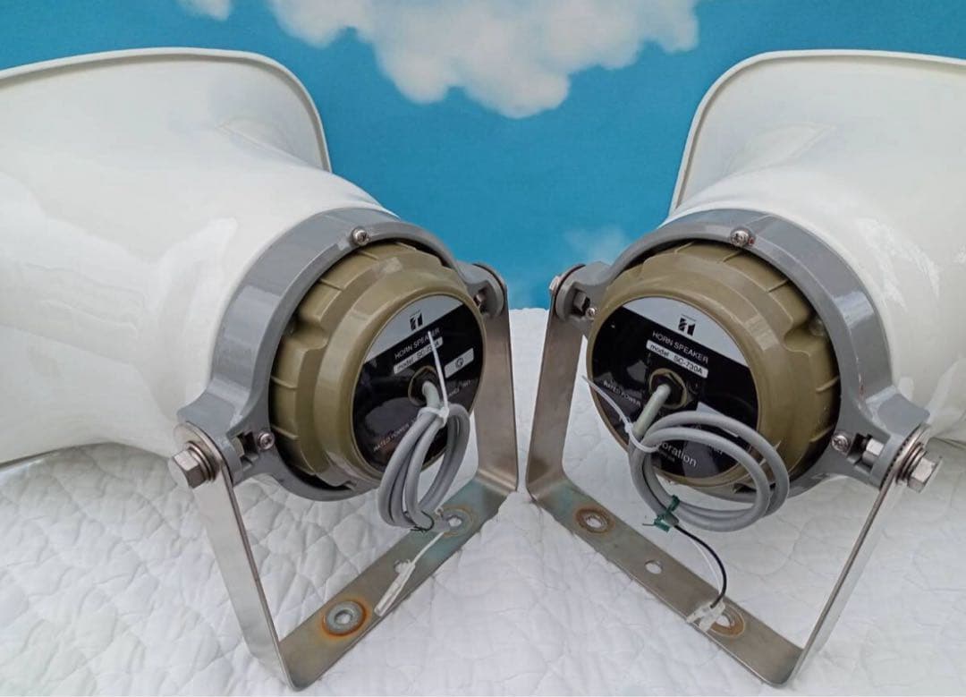 UNI-PEX車載アンプ60W　選挙スピーカーTOA　2本で60W　選挙