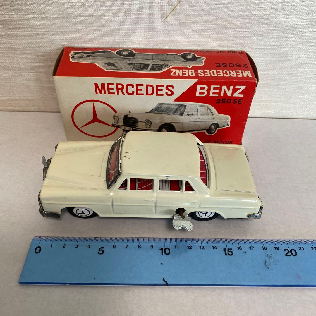 市村商店　プリキの自動車　MERCEDES BENZ 250SE