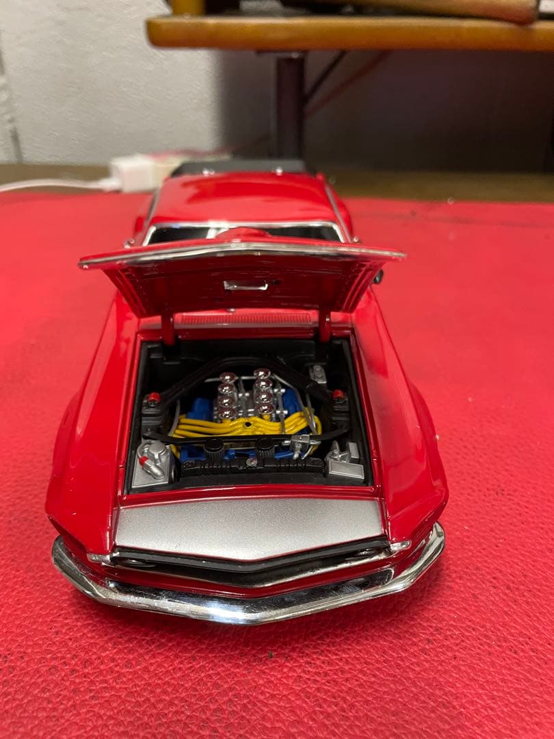 マスタング　レッド