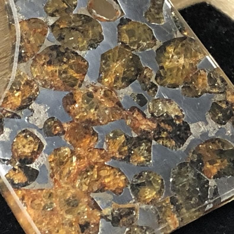 草*真様 隕石 アルタイ隕石　石鉄隕石　パラサイト隕石　２点　重さ33ｇ　共箱