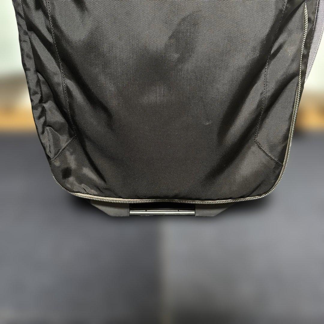 Patagonia キャリーバッグ 35L 機内持込可 タイヤ難あり