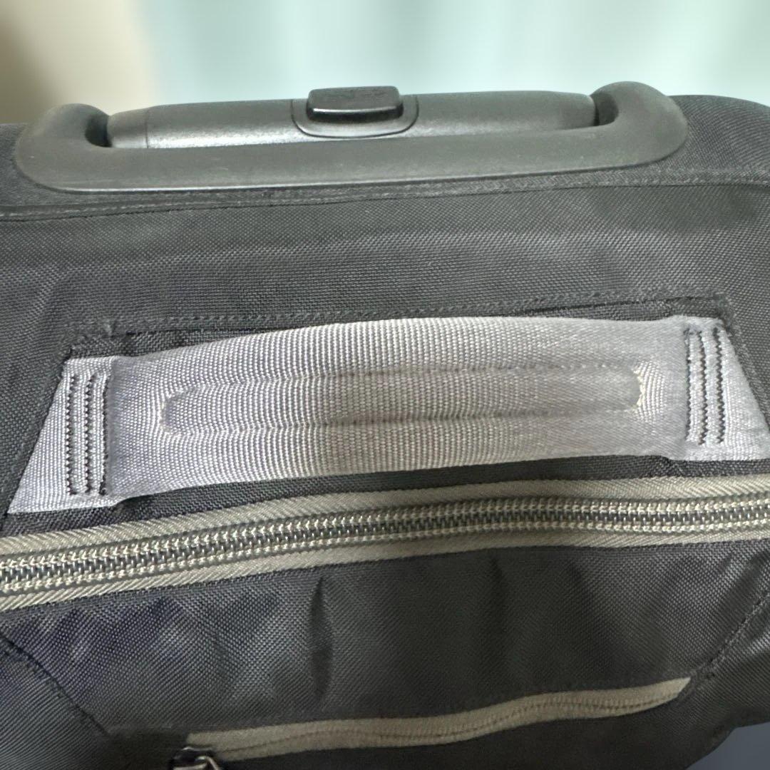 Patagonia キャリーバッグ 35L 機内持込可 タイヤ難あり