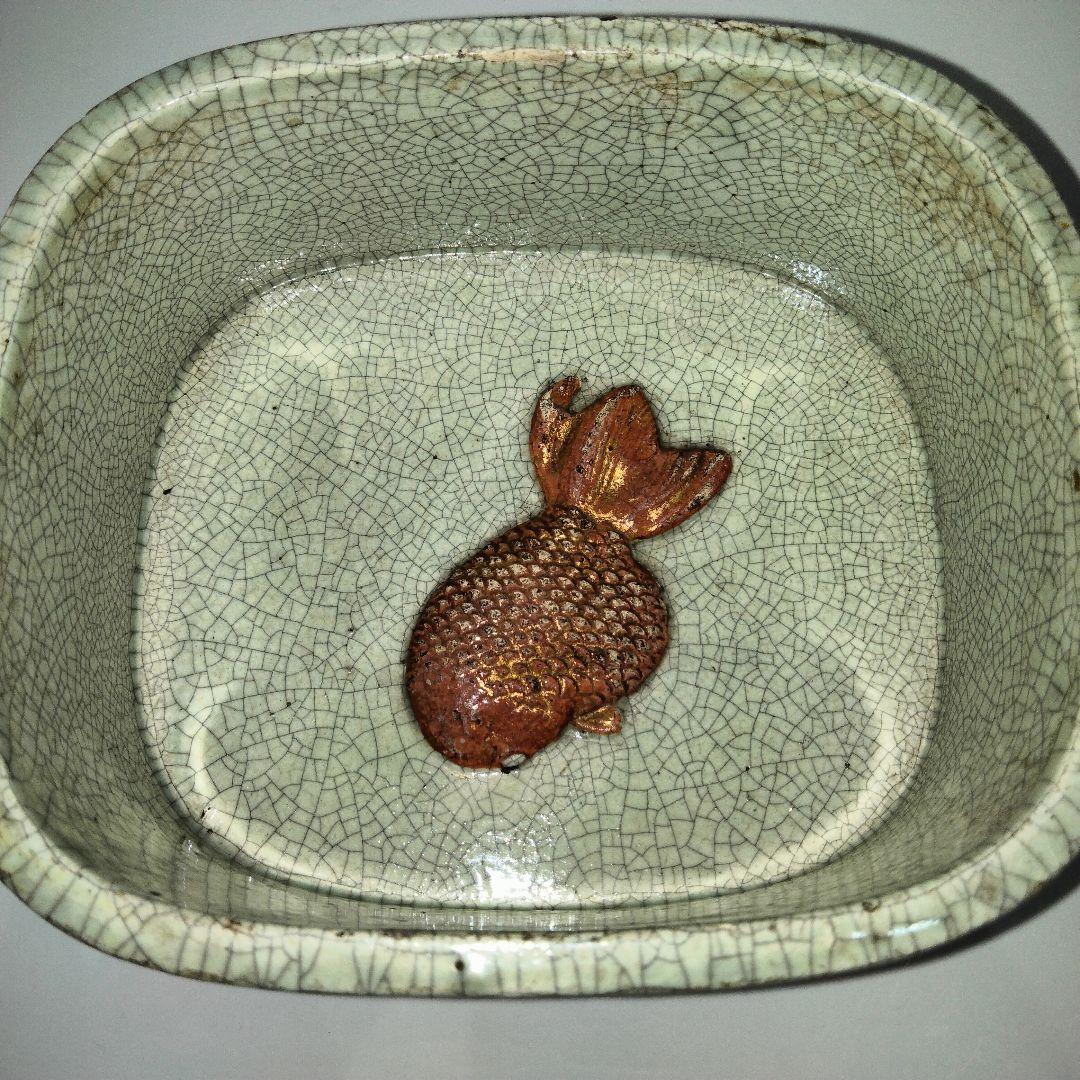 v131　江戸時代後期作 萬古焼 極上浮彫金魚図 角鉢 在銘釜亭　Q