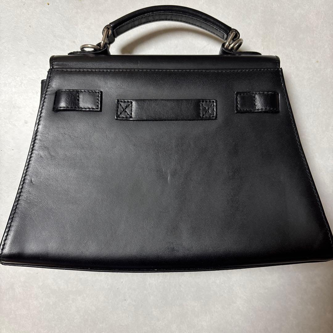 ジャンポールゴルチエ ブラックレザーハンドバッグ メタルロゴ付き