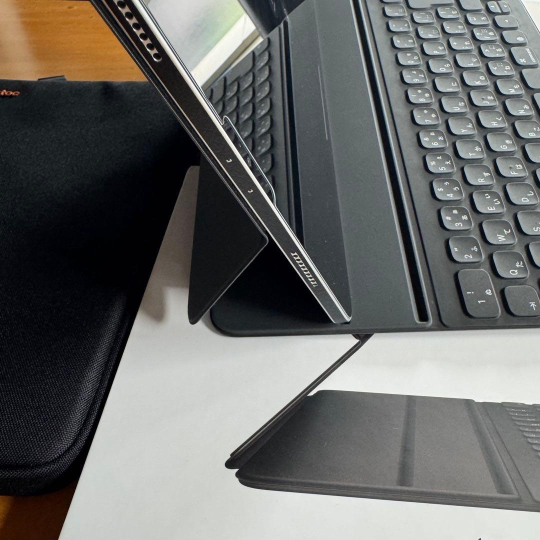 iPad Pro/第6世代/128GB/WiFi/純正キーボード付/aplケア付