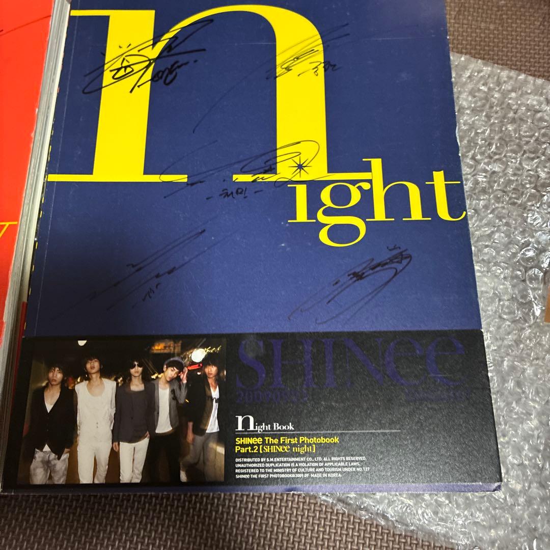‼️‼️超希少品5人全員直筆サイン入‼️‼️SHINee シャイニー写真集