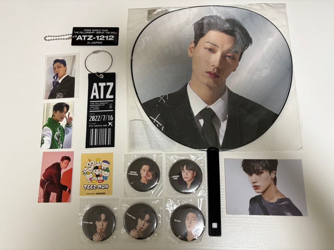 【ALL公式】ATEEZ うちわ/バッジ/公式トレカ/ペンラetc グッズセット