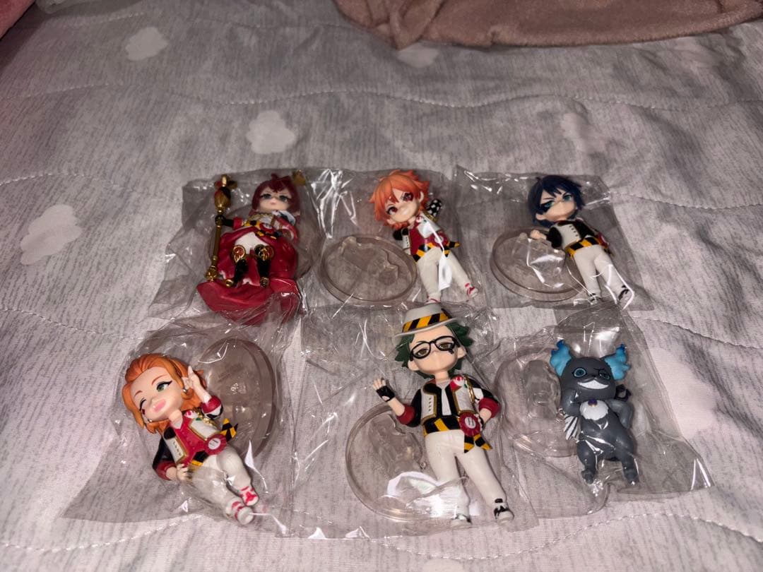 ツイステ デフォルメフィギュア シリーズ1 ハーツラビュル寮 6体セット