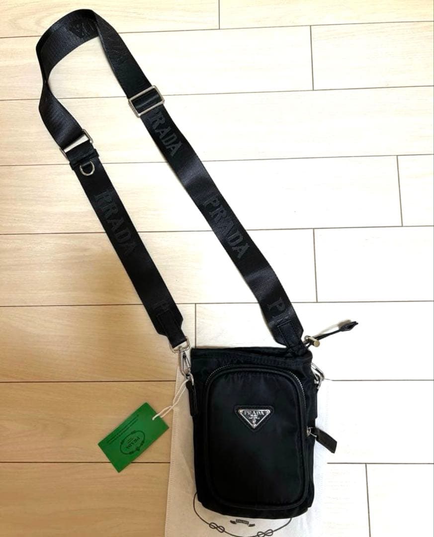 PRADA プラダ　スマホポーチ　スマホショルダーバッグ新品