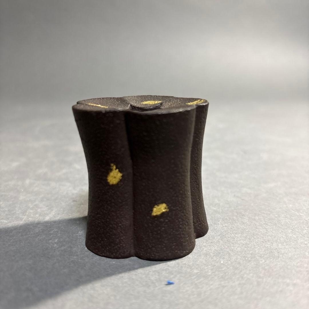 茶道具　十四代　宮崎寒雉　鉄塗金　此花　蓋置　共箱